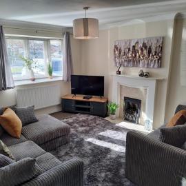 Wentworth Drive Contractor and family 3 bed Home Grantham with parking