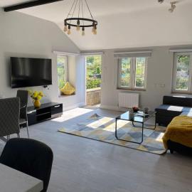 The Terrace - Annexe with views, hotel in Bathford