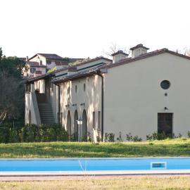 San Ruffino Apartments, хотел в Lari