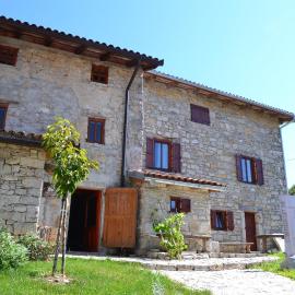 Holiday Farmhouse Skvor, hotel di Robidišče