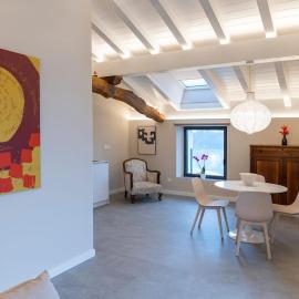 Apartamentos en Baztan HIRU KABI, HIGA, hotel v destinácii Lecároz