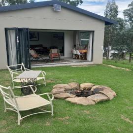 Sunset View Self catering Cottage, hotel din Underberg
