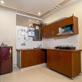 The Lodgers 2 BHK Serviced Apartment infront of Artemis Hospital Gurgaon, hotel di Gurgaon