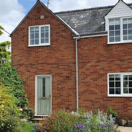 Countryside 3 Bed Detached Cottage, hotel in Royal Wootton Bassett