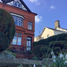 The Views Bed and Breakfast, hotel v destinácii Llangollen