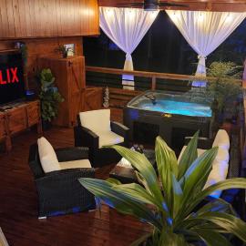 Palm's Luxury Suite with Private Jacuzzi, hotelli kohteessa Aguada