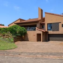 San Lameer Villa 14321 - 5 Bedroom Deluxe - 10 pax - San Lameer Rental Agency