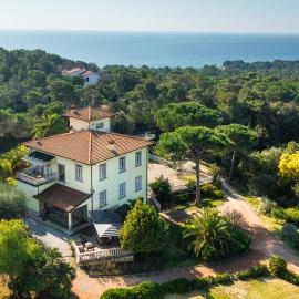 VILLA GAIUS 8&2, Emma Villas