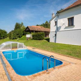 Holiday home in Bezdekov - Chotebor 1393, מלון בBezděkov
