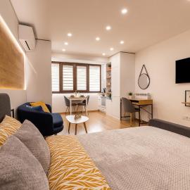 Luxury Studio Living High-End Amenities and Great Location by Flat Mаnager