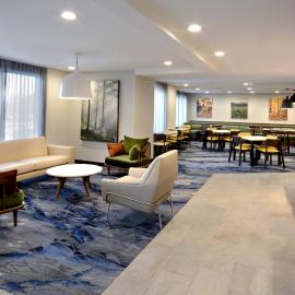 Fairfield Inn Greensboro Airport, хотел в Friendship