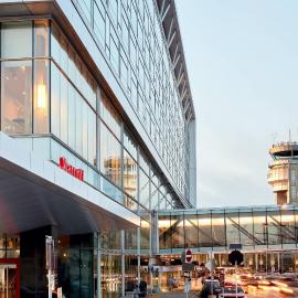 Marriott Montreal Airport In-Terminal Hotel, khách sạn ở Dorval