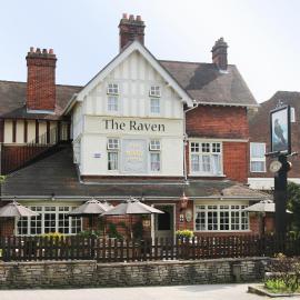 Raven Hotel by Greene King Inns, hotel u gradu 'Hook'