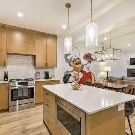3-Story Provo Townhome: 1 Mi to BYU!, hotel u gradu Provo