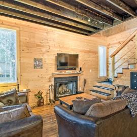 Secluded Santee River Island Retreat w/ Dock!, hotel in Georgetown