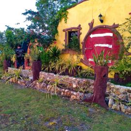 Kamp Aninipot, hotel sa Siquijor
