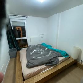 Super chambre avec salle de bain, hotel din Evry-Courcouronnes