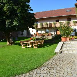 Ferienhof Weishäupl, hotel in Untergriesbach