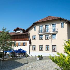 Landhotel Zum Jägerstöckl, hotell i Grafenau