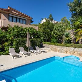 Apartments House Barbara, ξενοδοχείο σε Kornić