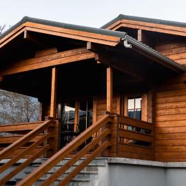 Riverside Forest Retreat-Chalet, hotell i Karpenisi
