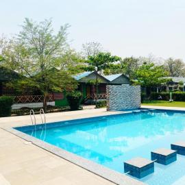 Lighthouse Waterpark and Resort, hotel en Mansar