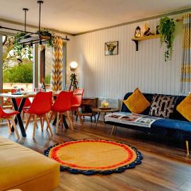 Luxurious mountain retreat lodge Hunters Quay, hotel sa Dunoon