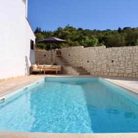 Villa Bora - Ferienhaus am Meer, hotel di Slatine