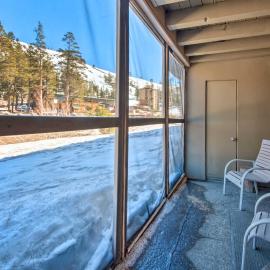 Walk to Ski Lift & Village: Lovely Kirkwood Condo!, hotel in Kirkwood