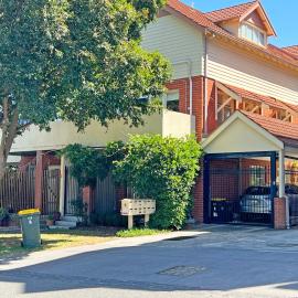 Hidden Gem 1-Bedder in Box Hill Prime Location