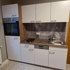 Schönes Doppelzimmer mit Küche und Badezimmer, Hotel in Elgersburg
