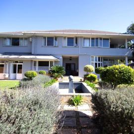 The Boston Guest House, hotel v destinácii Bellville