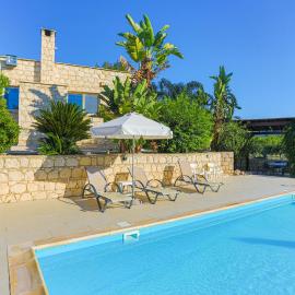 Villa Georgios Rafaela, hotelli kohteessa Polis Chrysochous