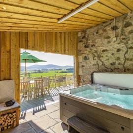 Mill House with Hot Tub, hotel v destinaci Cray
