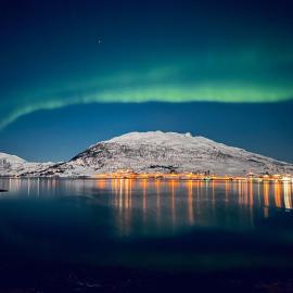 Kvaløya apartment by the sea, hotel em Tromsø