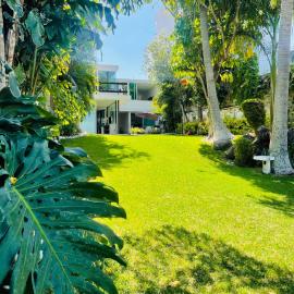 Ven a disfrutar de Casa Alfenapa a pie del lago, somos pet friendly, hotelli kohteessa Tequesquitengo
