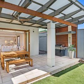 Goodie Goodwood Family Home، فندق في Unley