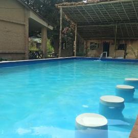 Tharu Lodge, hotel Saurahában