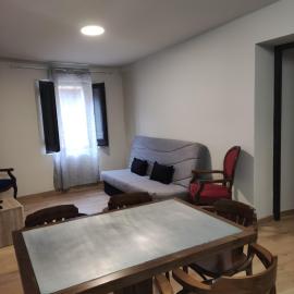APT 1 Acollidor al Centre Històric de Vic APTGARBI, hotel u gradu Vik