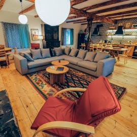JorJ'Inn, hotel en Lentekhi
