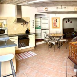 Coquette maison de village pour 4 pers, hôtel à Quinson