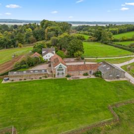 Lodge Barn, hotel sa Lydney