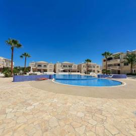 Mermaid Holiday Apartments, Hotel in Mandria