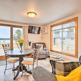 Waterfront Castle Rock Lake Cabin w/ Deck & Grill, Hotel in Friendship