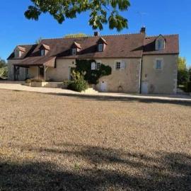 Retraite paisible avec cheminée, étang privé et chalet près du Mans