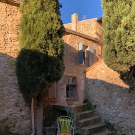 Maison de caractère au coeur de la Provence, Hotel in Robion en Luberon