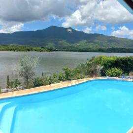 21LG Ilot Fortier M Sea Front and Swimming pool