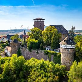 Hotel Burg Trendelburg، فندق في Trendelburg