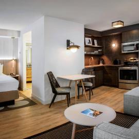 Residence Inn by Marriott Miami Aventura Mall, hotel u gradu Aventura