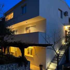 Apartments Curnić, hotel u gradu Jesenice